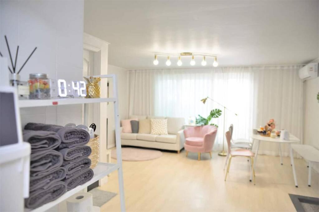 Lovely House Seoul Bagian luar foto