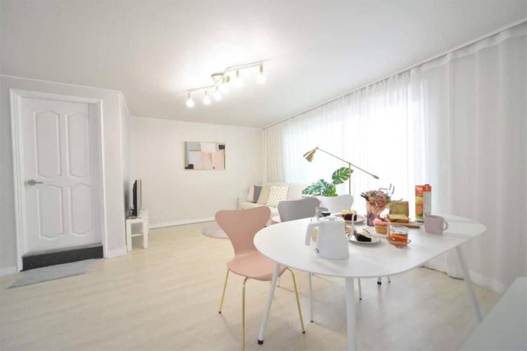 Lovely House Seoul Bagian luar foto